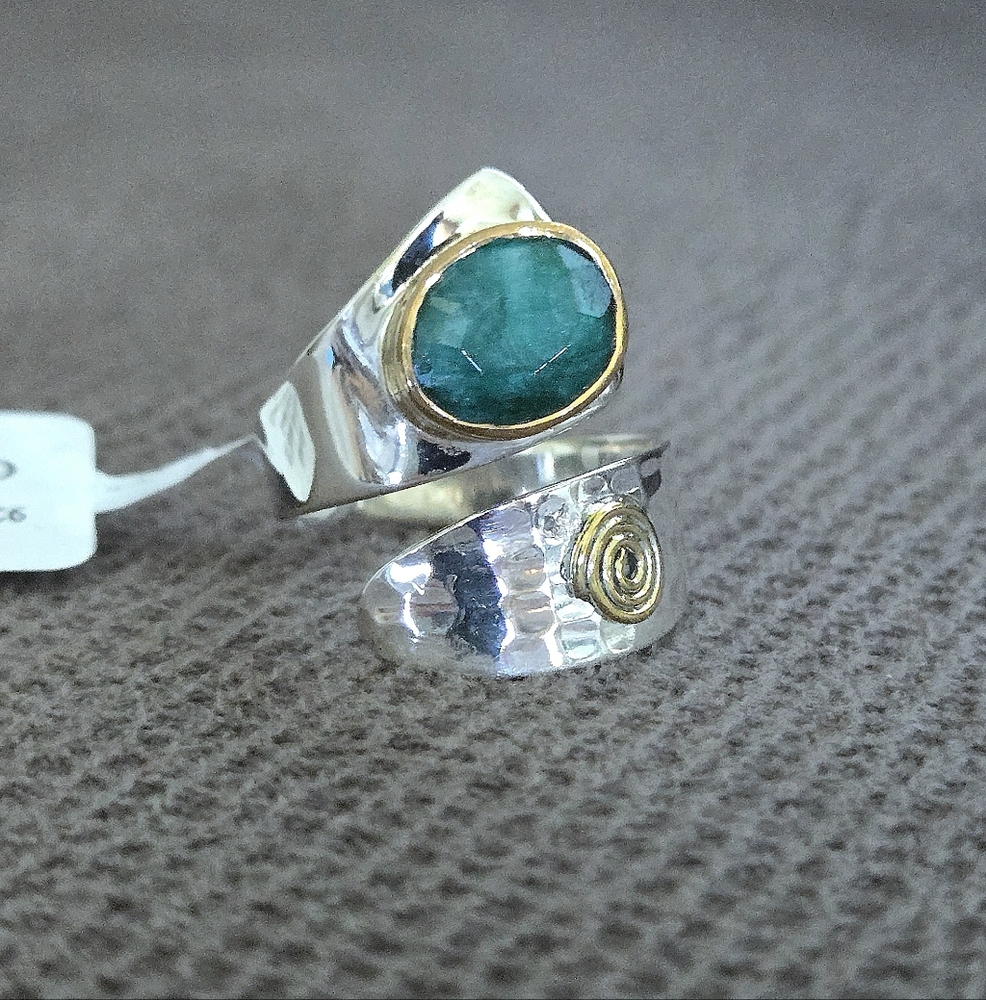 Shivam Green💚 Beryl Bypass Ring💍 - NWT - Picture 10 of 16